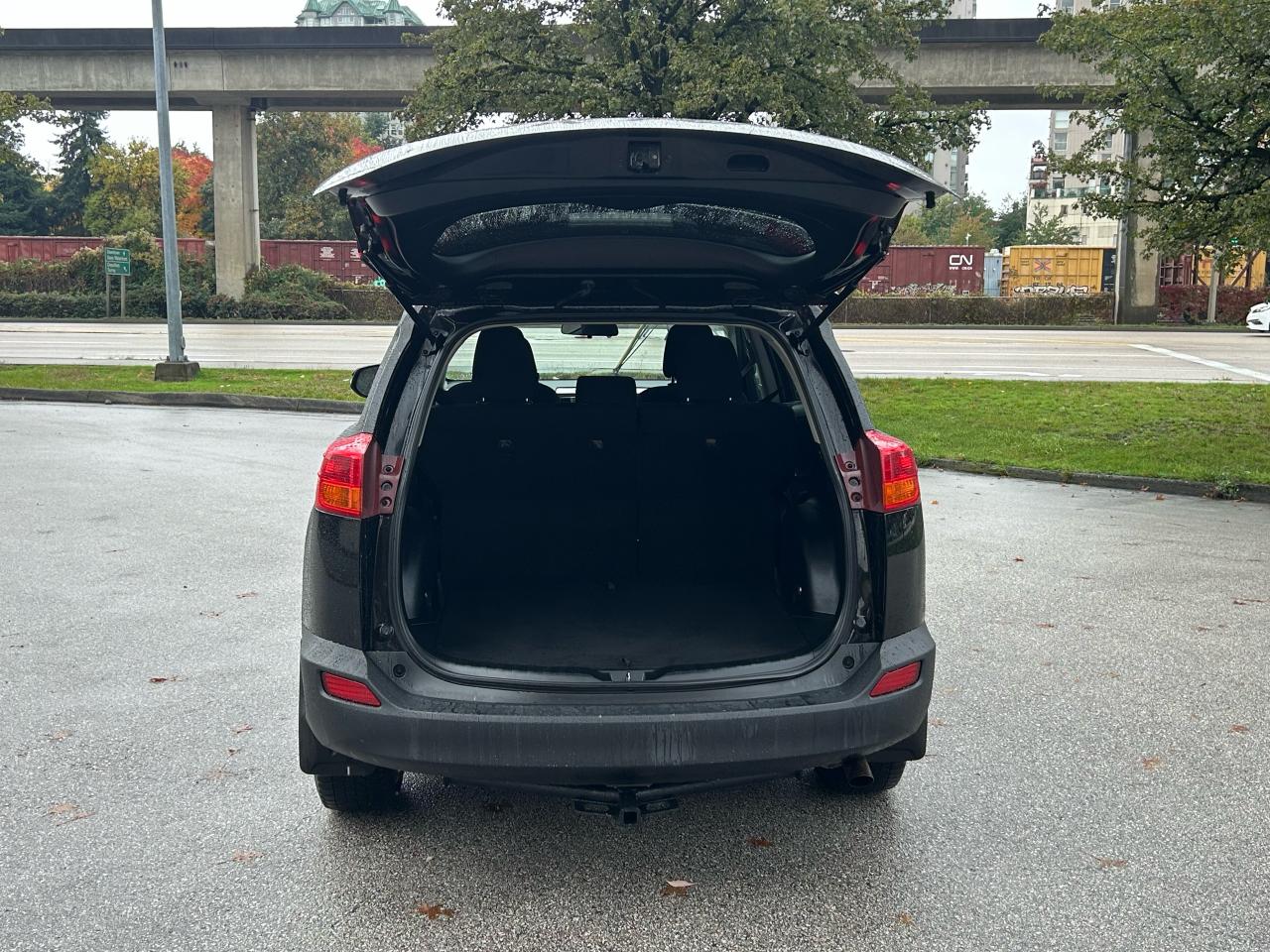2014 Toyota RAV4 LE - Photo #8