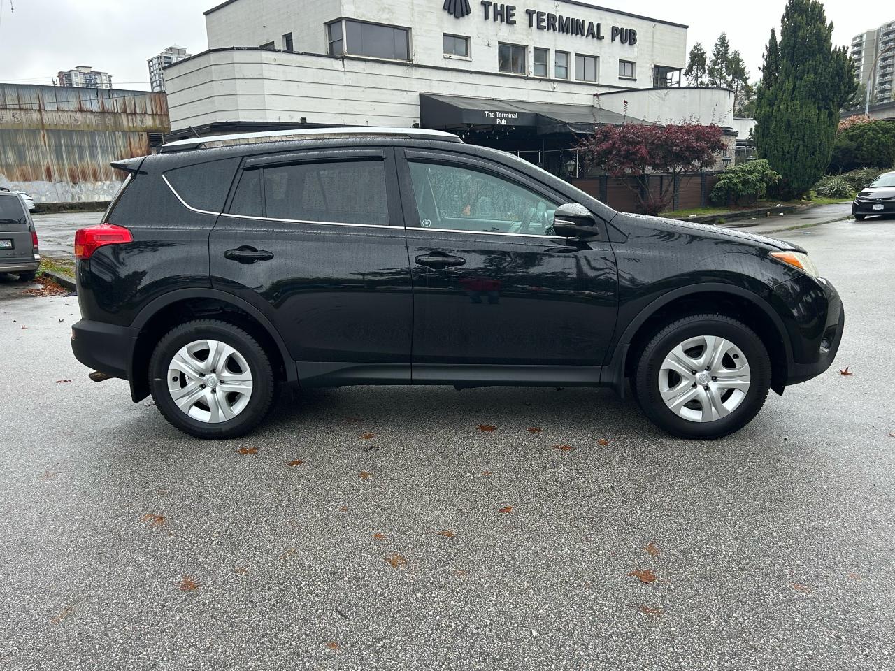 2014 Toyota RAV4 LE - Photo #5