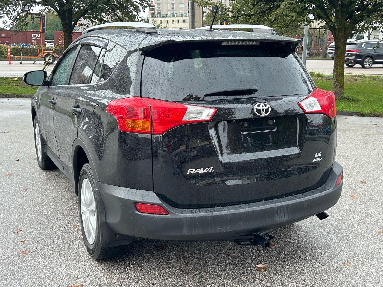 2014 Toyota RAV4 LE - Photo #3