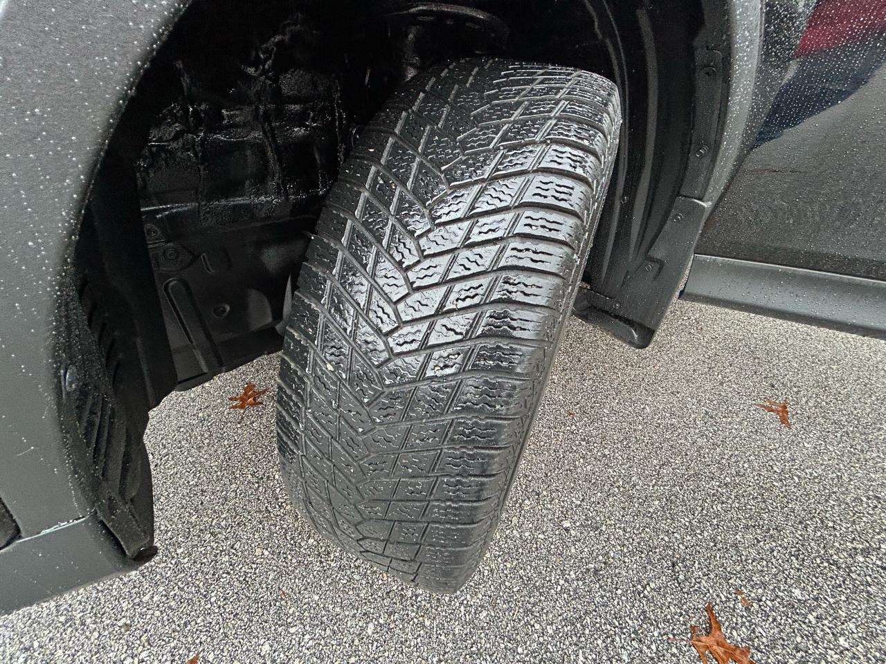 2014 Toyota RAV4 LE - Photo #11