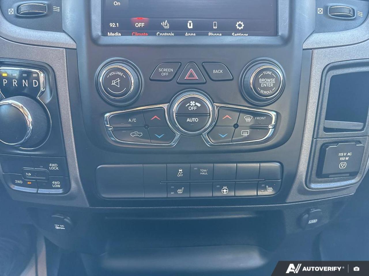 2021 RAM 1500 Classic EXPRESS / NO ACCIDENTS / CREW CAB / 20'' WHEELS - Photo #17