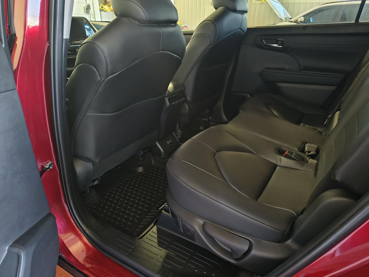 2024 Toyota Highlander XLE Photo0