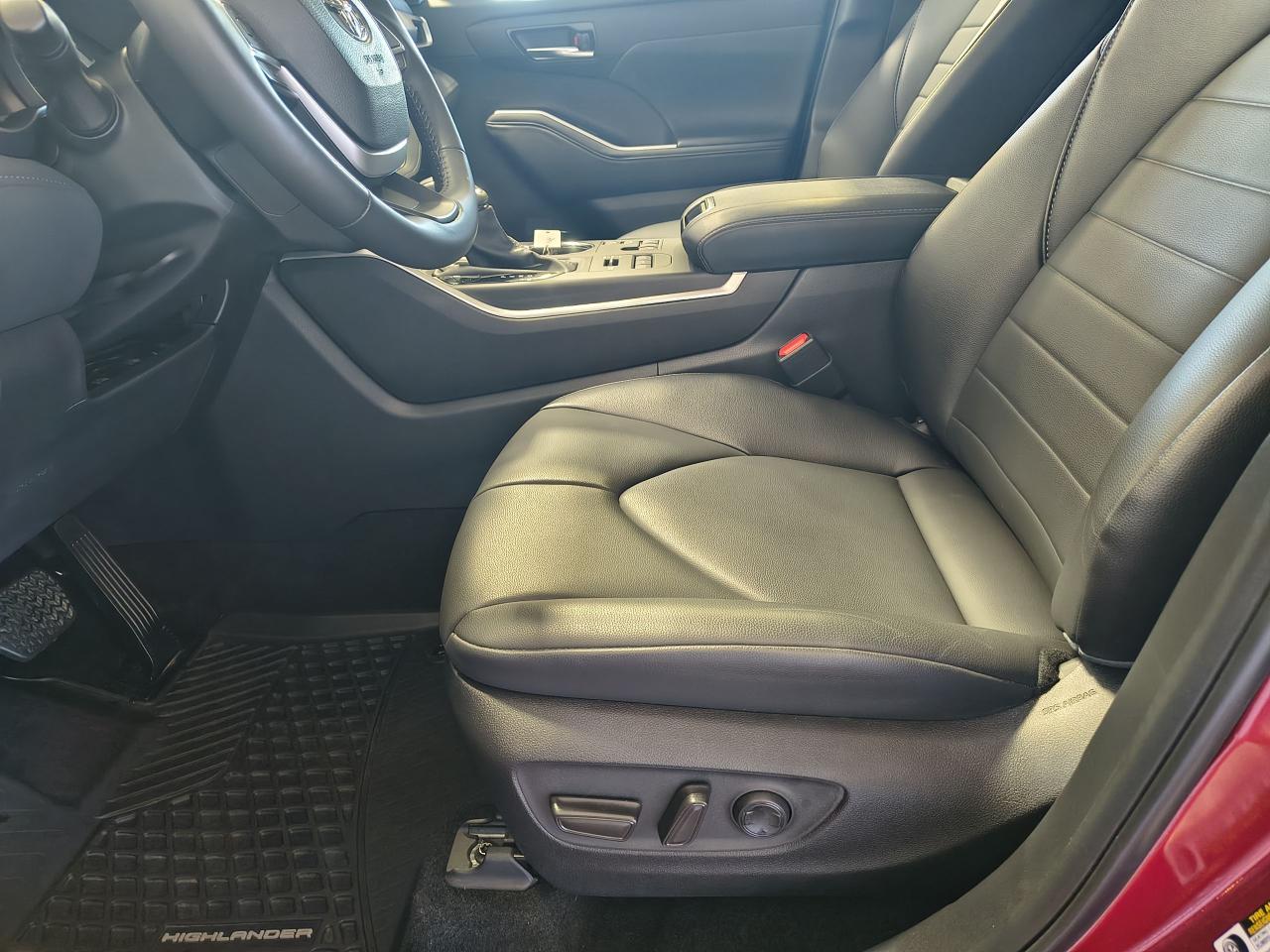 2024 Toyota Highlander XLE Photo0