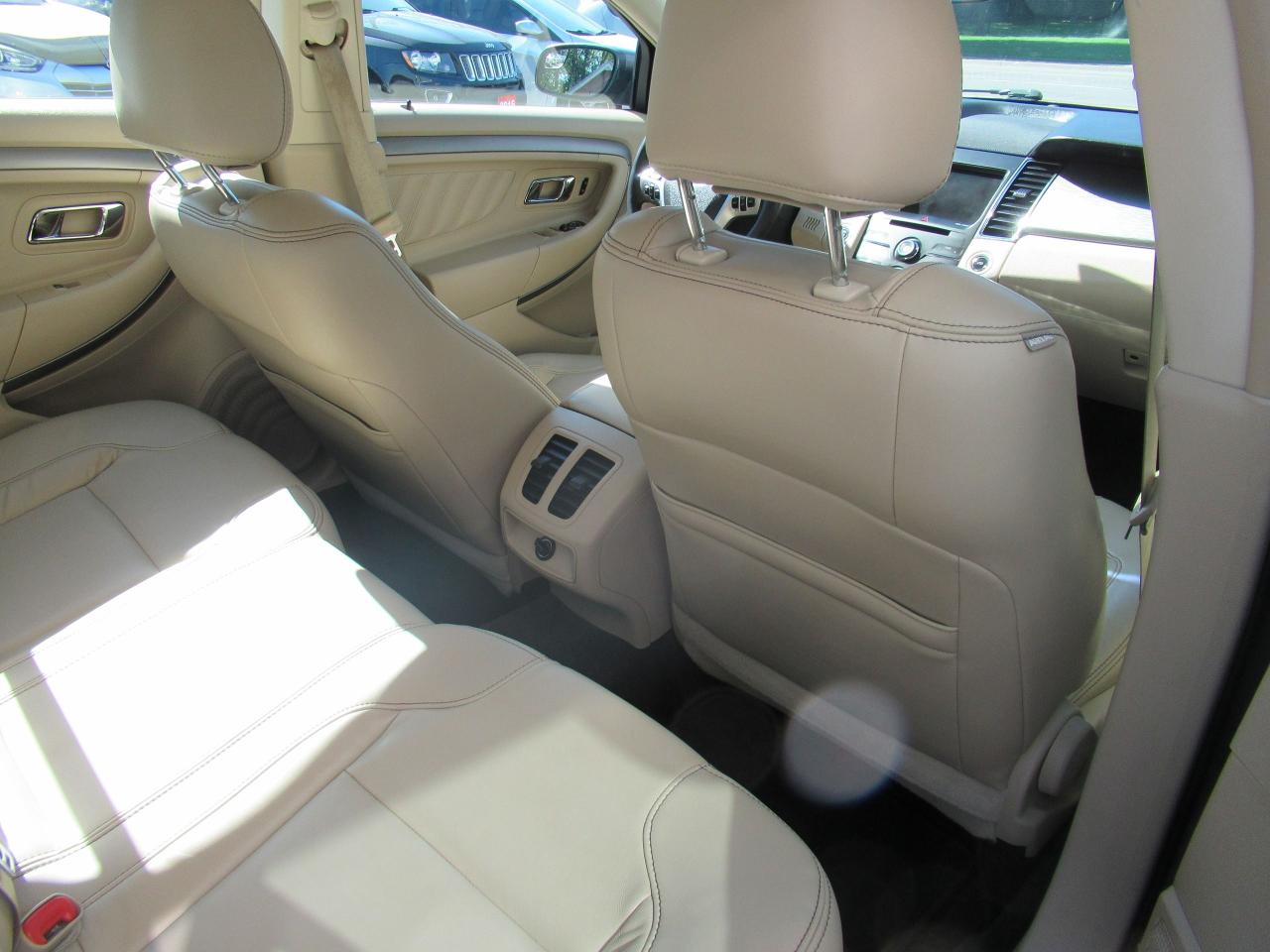 2013 Ford Taurus SEL - Photo #5