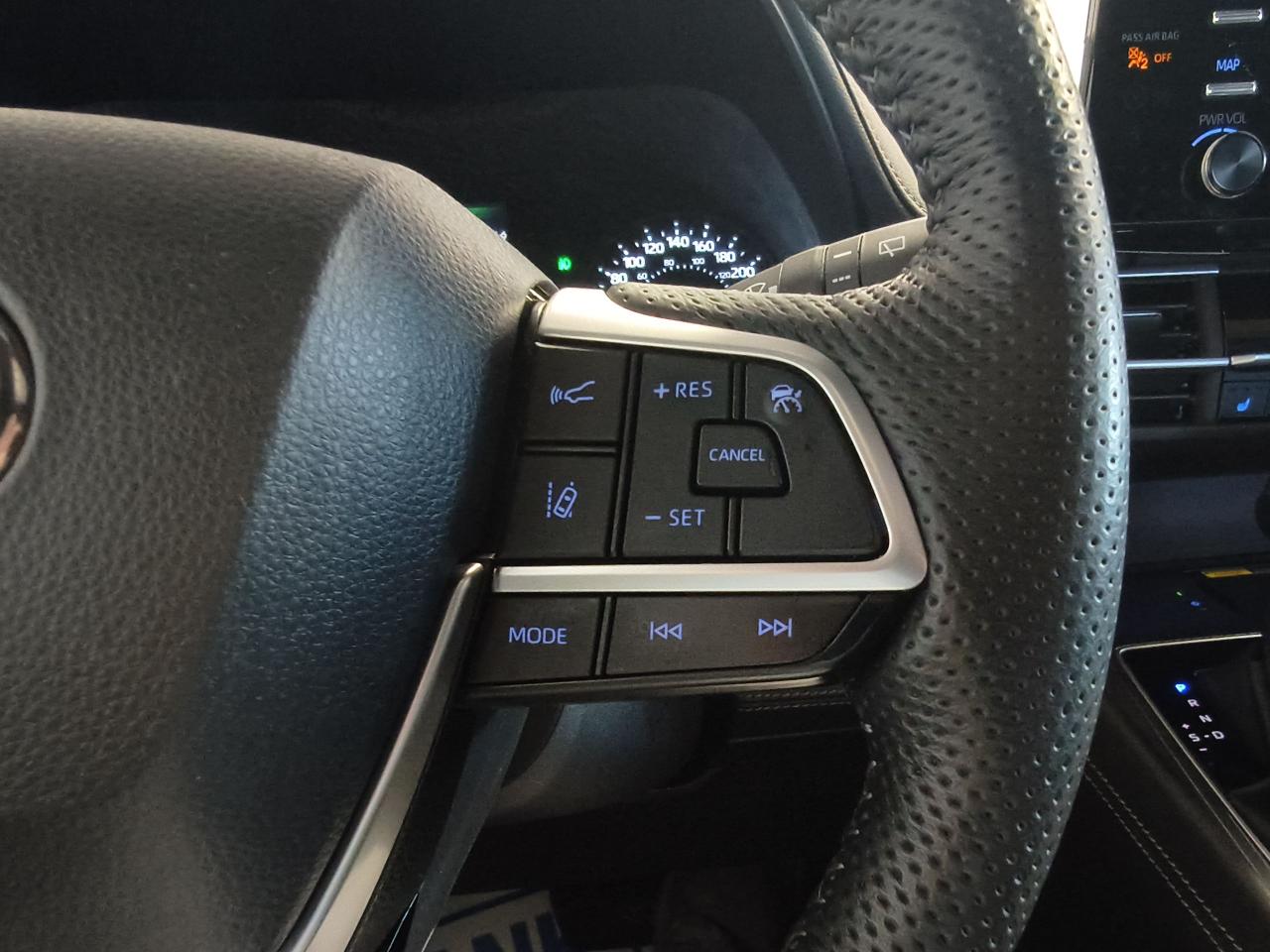 2023 Toyota Sienna XSE AWD Photo0