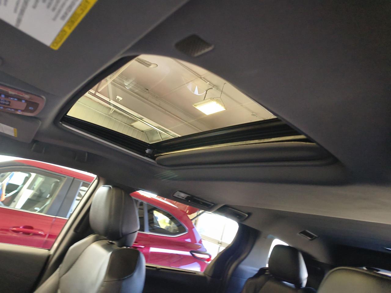2023 Toyota Sienna XSE AWD Photo0