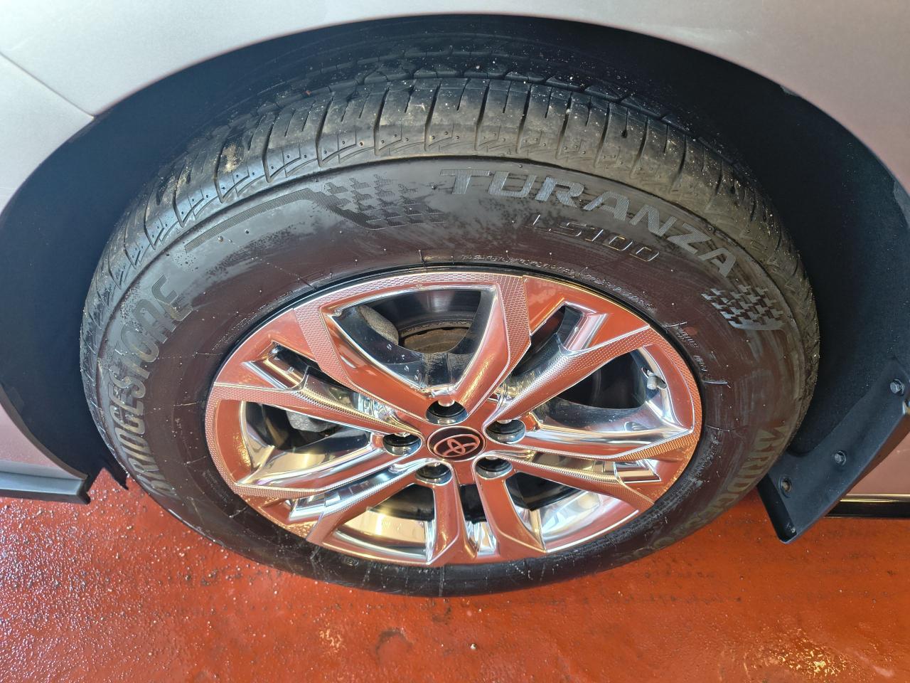 2023 Toyota Sienna XSE AWD Photo0
