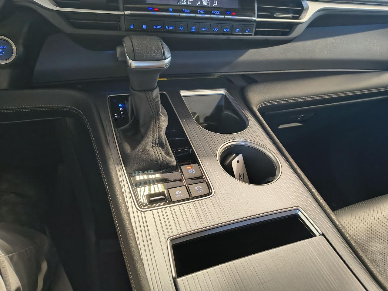 2023 Toyota Sienna XSE AWD Photo0
