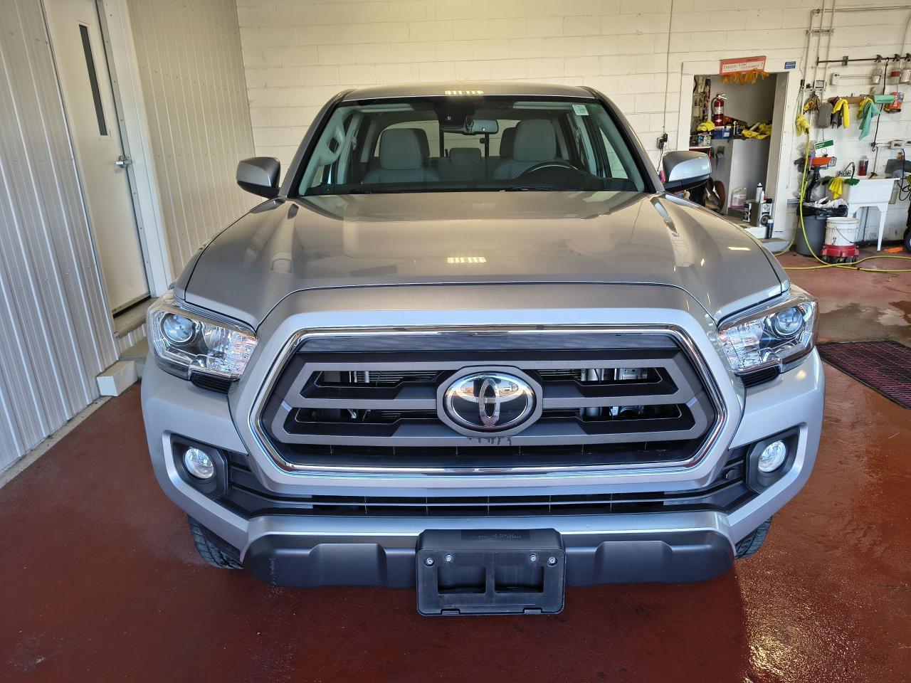 2022 Toyota Tacoma 4x4 Double Cab Auto Photo0