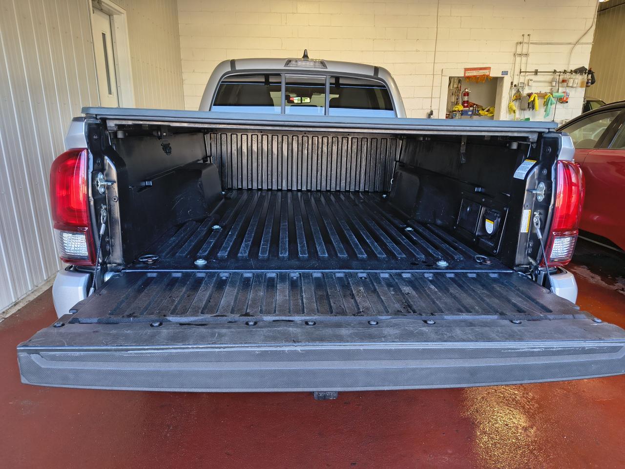 2022 Toyota Tacoma 4x4 Double Cab Auto Photo0