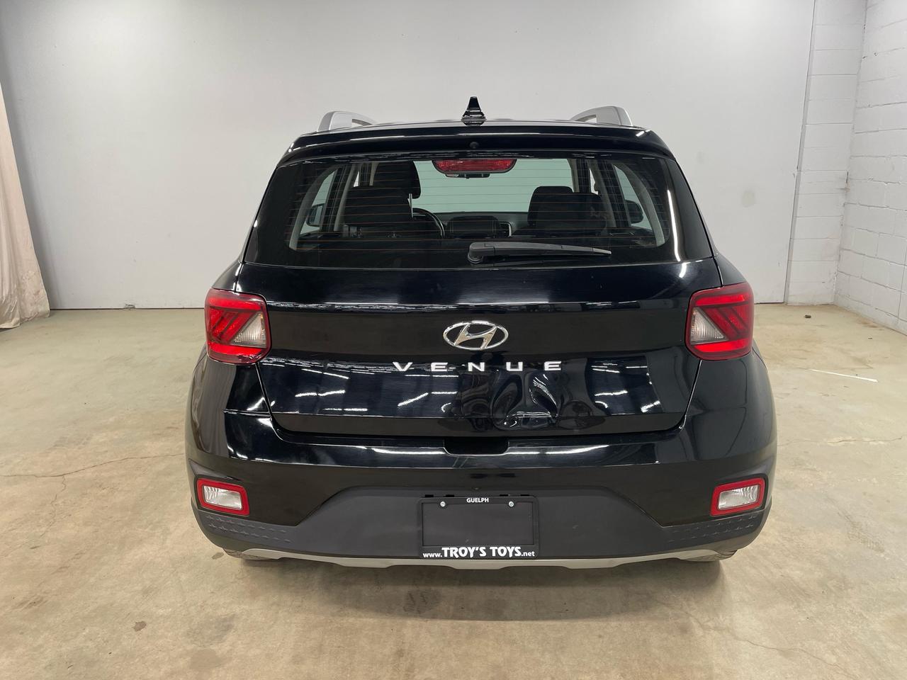 2021 Hyundai Venue PREFERRED | CLEAN CARFAX | BLIND SPOT MONITORS Photo