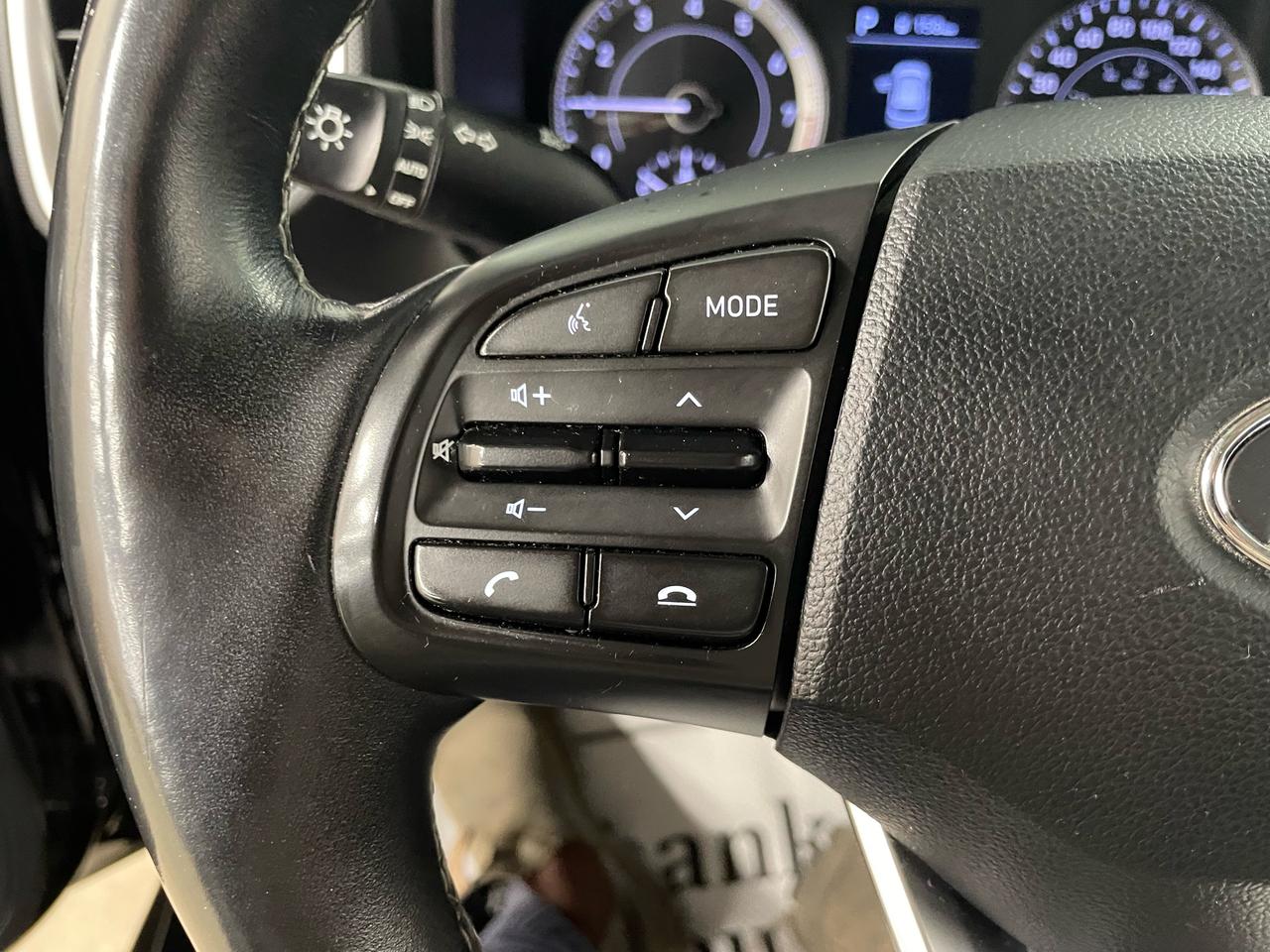 2021 Hyundai Venue PREFERRED | CLEAN CARFAX | BLIND SPOT MONITORS Photo