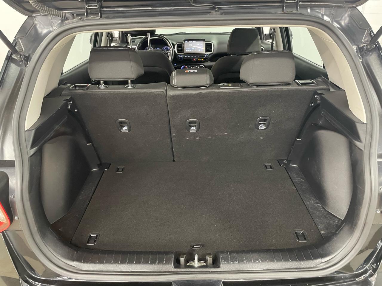 2021 Hyundai Venue PREFERRED Photo6