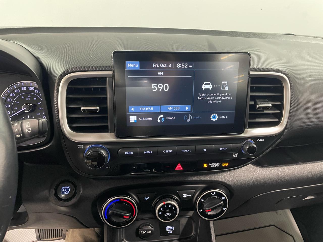 2021 Hyundai Venue PREFERRED | CLEAN CARFAX | BLIND SPOT MONITORS Photo