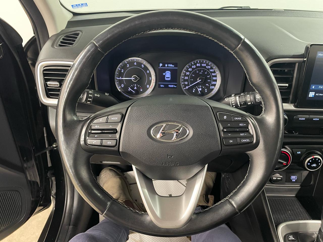 2021 Hyundai Venue PREFERRED | CLEAN CARFAX | BLIND SPOT MONITORS Photo