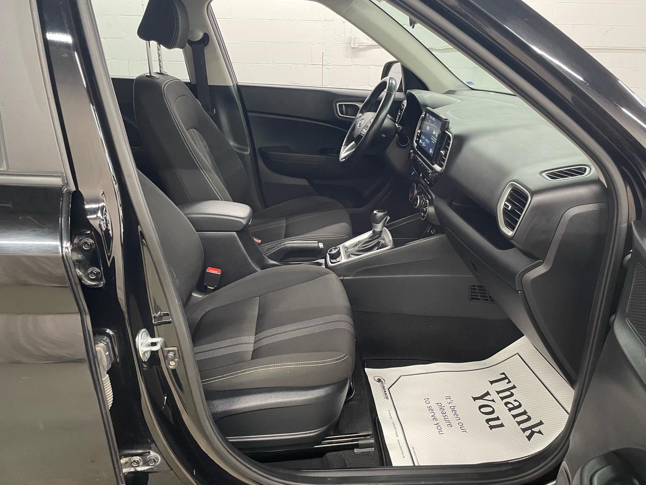 2021 Hyundai Venue PREFERRED | CLEAN CARFAX | BLIND SPOT MONITORS Photo