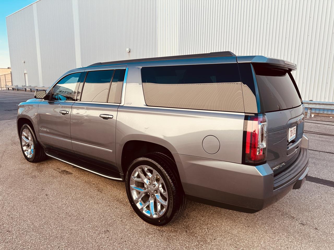 2020 GMC Yukon XL SLT FULLYEQUIPPED 8 PASSENGERS Photo4