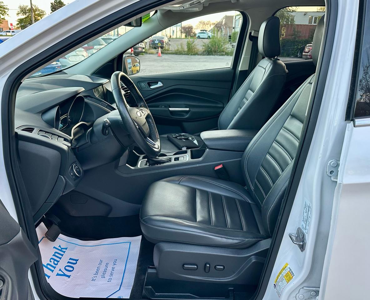 2019 Ford Escape SEL - Photo #10