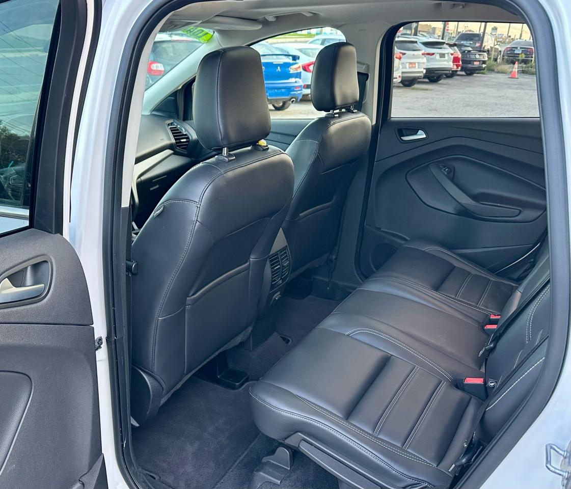 2019 Ford Escape SEL - Photo #11