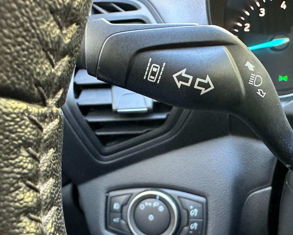 2019 Ford Escape SEL - Photo #27