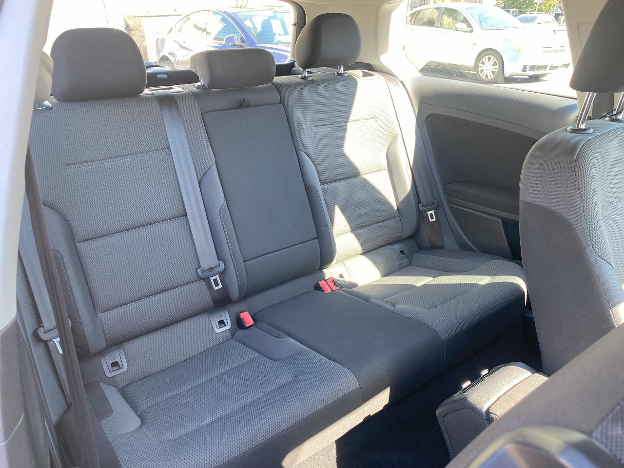 2015 Volkswagen Golf Trendline/No Accidents/5 Speed Manual/Gas Saver - Photo #10