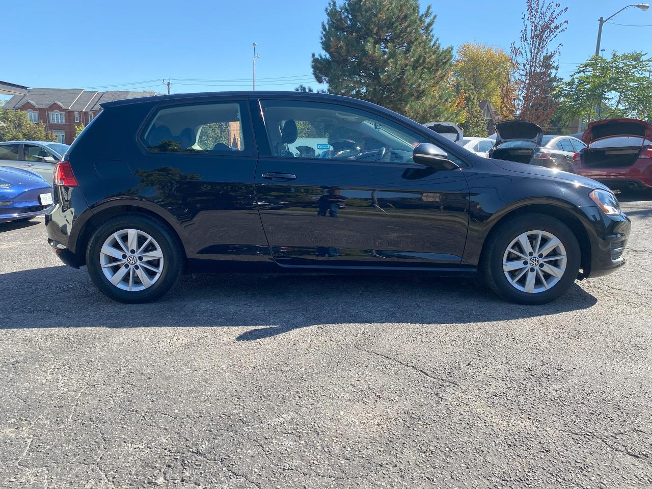 2015 Volkswagen Golf Trendline/No Accidents/5 Speed Manual/Gas Saver Photo4