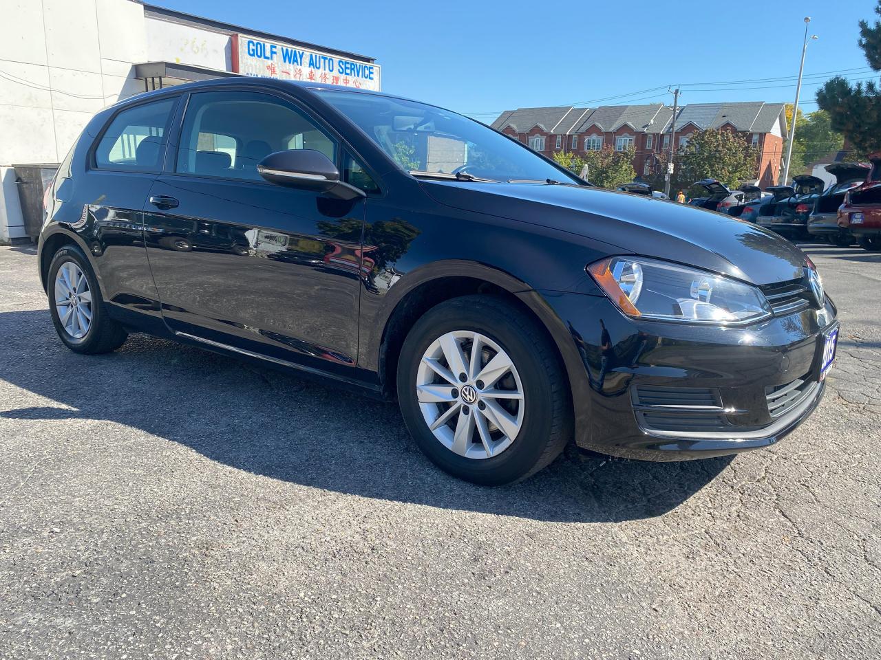 2015 Volkswagen Golf Trendline/No Accidents/5 Speed Manual/Gas Saver Photo3