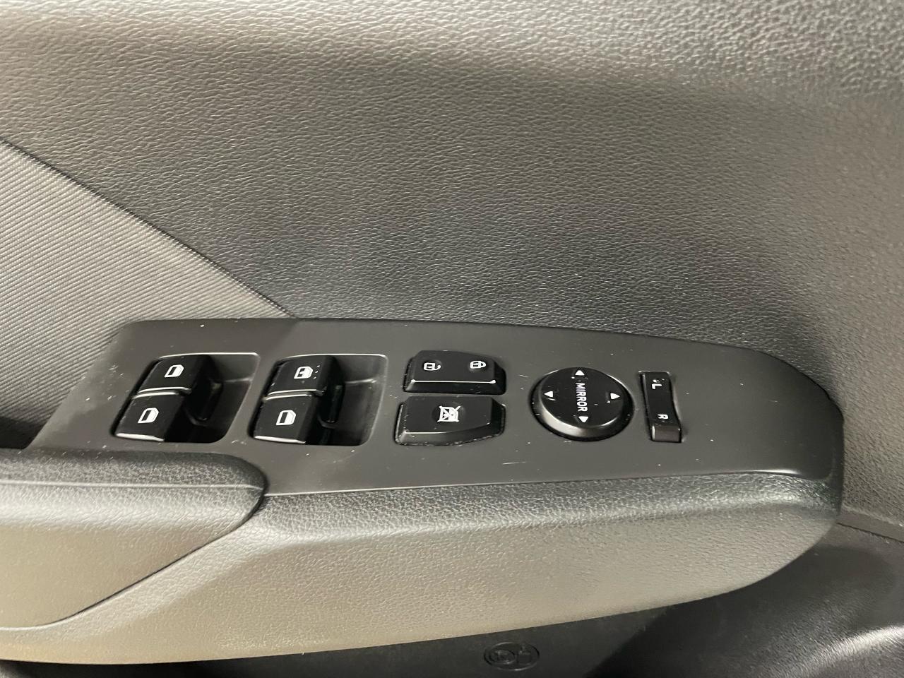 2019 Hyundai Accent Preferred Photo11