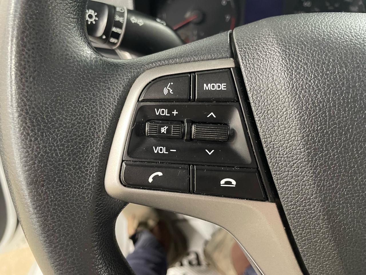 2019 Hyundai Accent Preferred Photo14