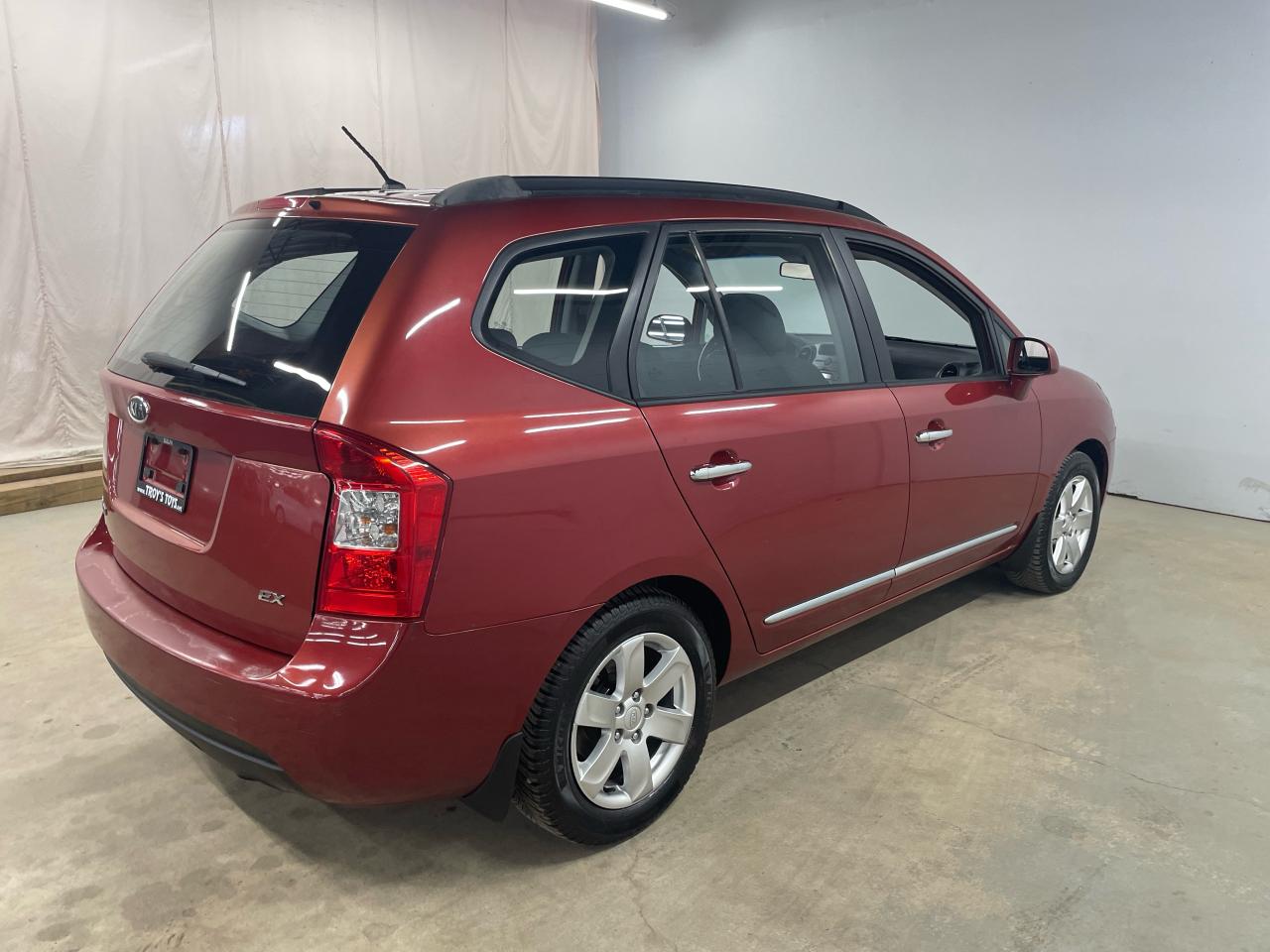 2008 Kia Rondo EX Photo7