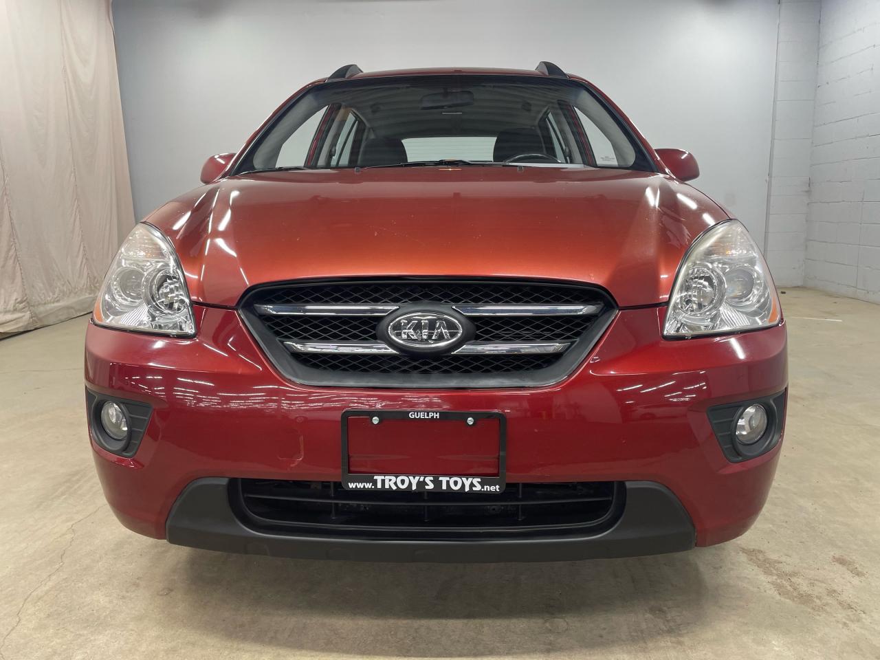 2008 Kia Rondo EX Photo2