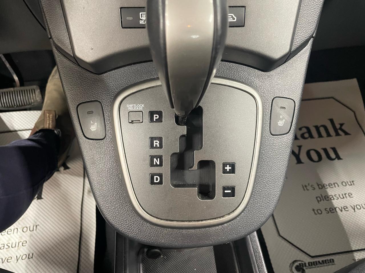 2008 Kia Rondo EX Photo19