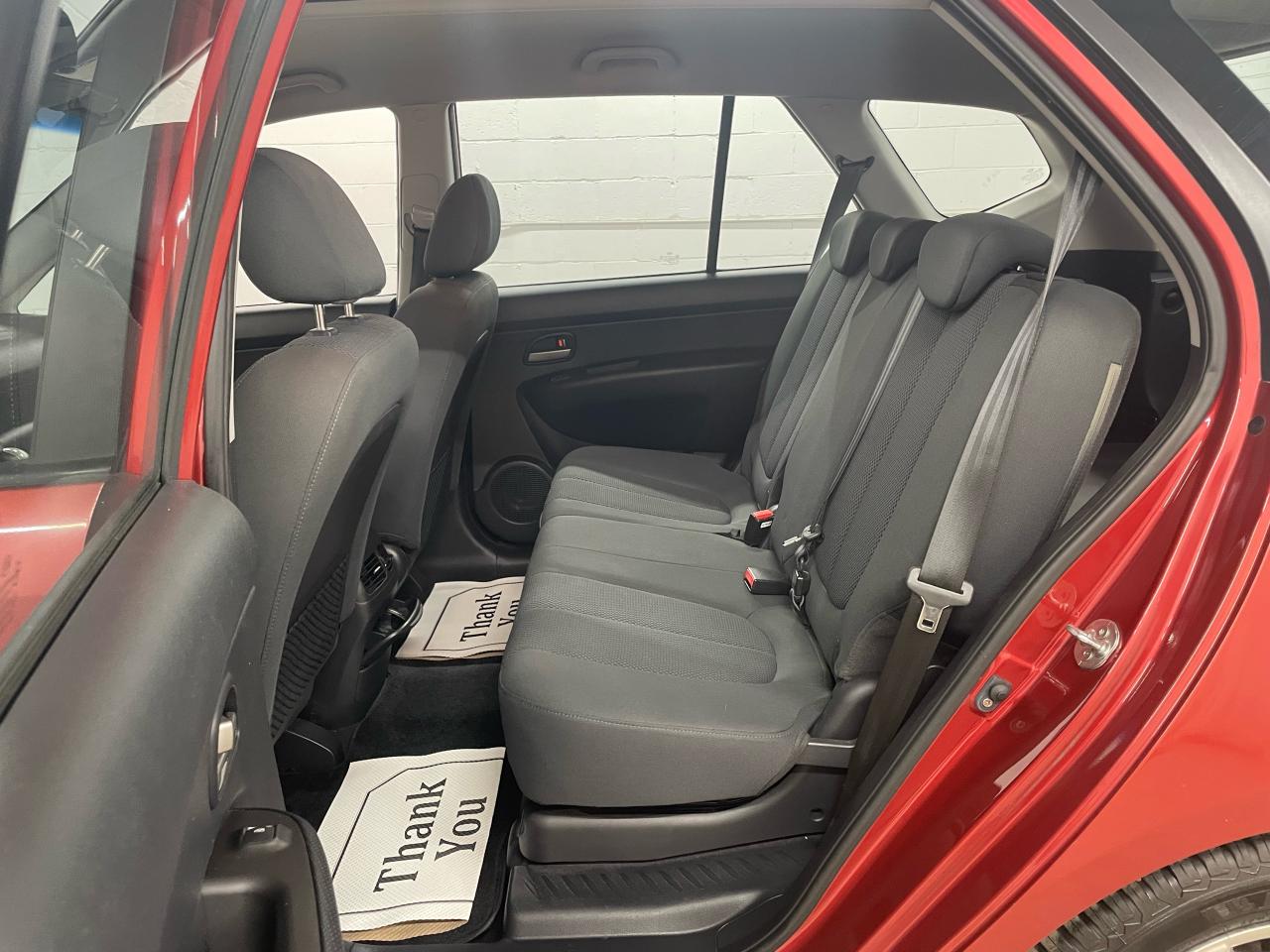 2008 Kia Rondo EX Photo9