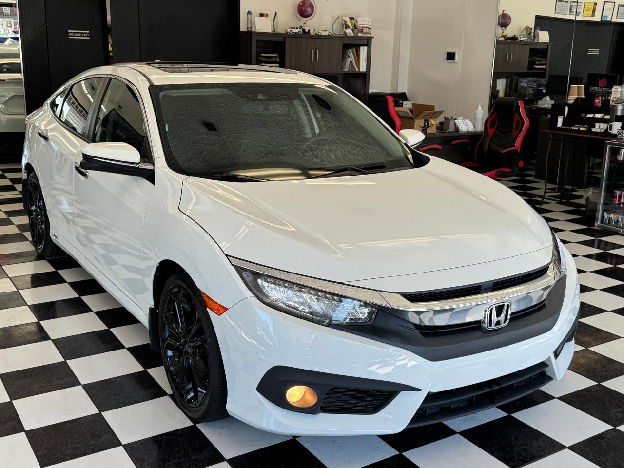 2016 Honda Civic Touring+New Tires+Brakes+Adaptive Cruise Photo69
