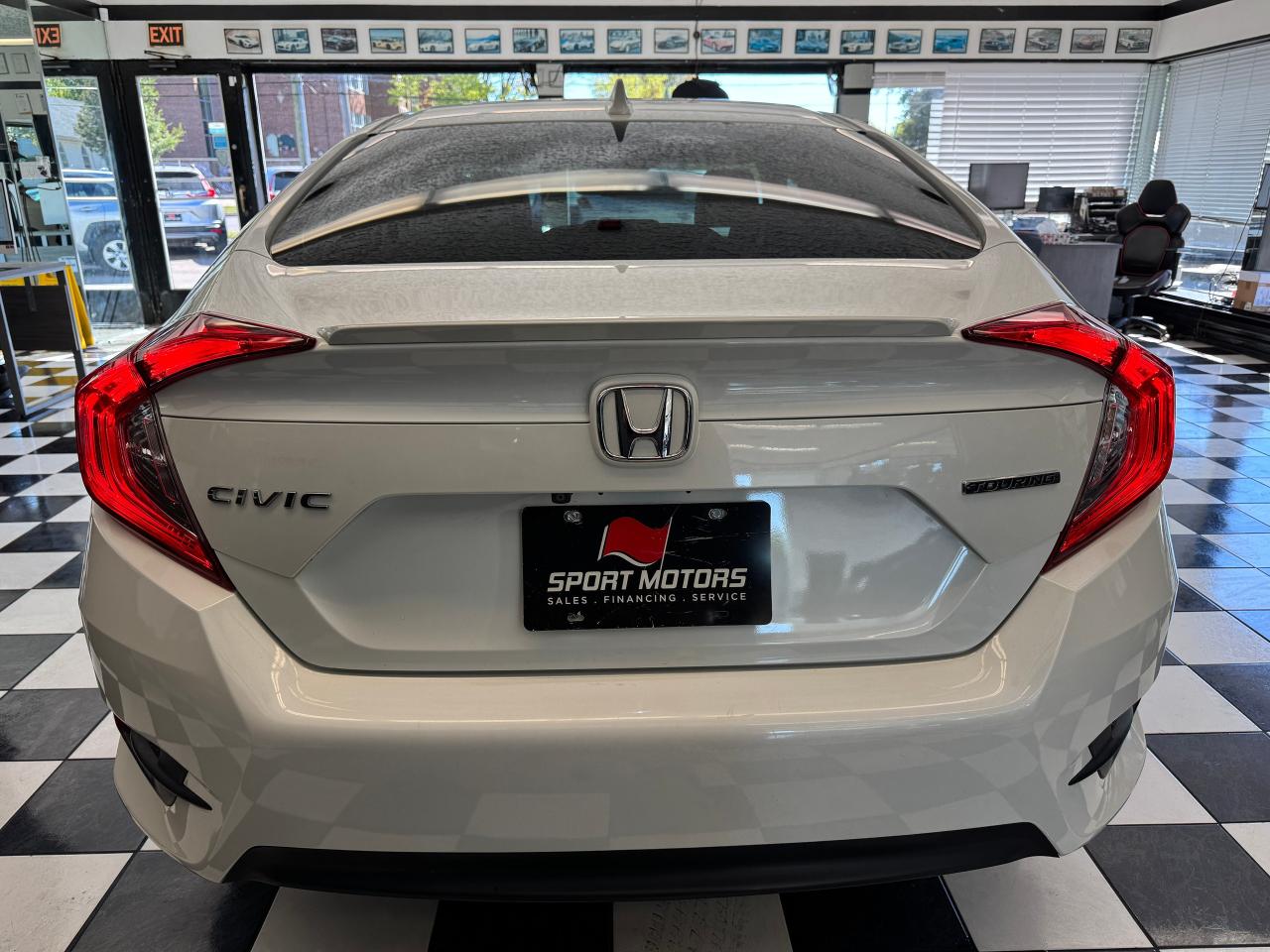 2016 Honda Civic Touring+New Tires+Brakes+Adaptive Cruise Photo4
