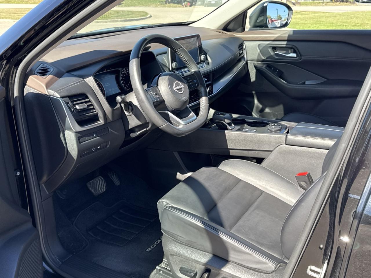 2023 Nissan Rogue SV AWD - Photo #10