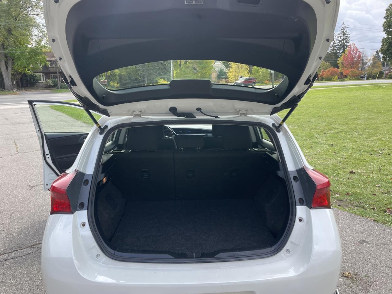 2016 Scion iM BASE - Photo #9