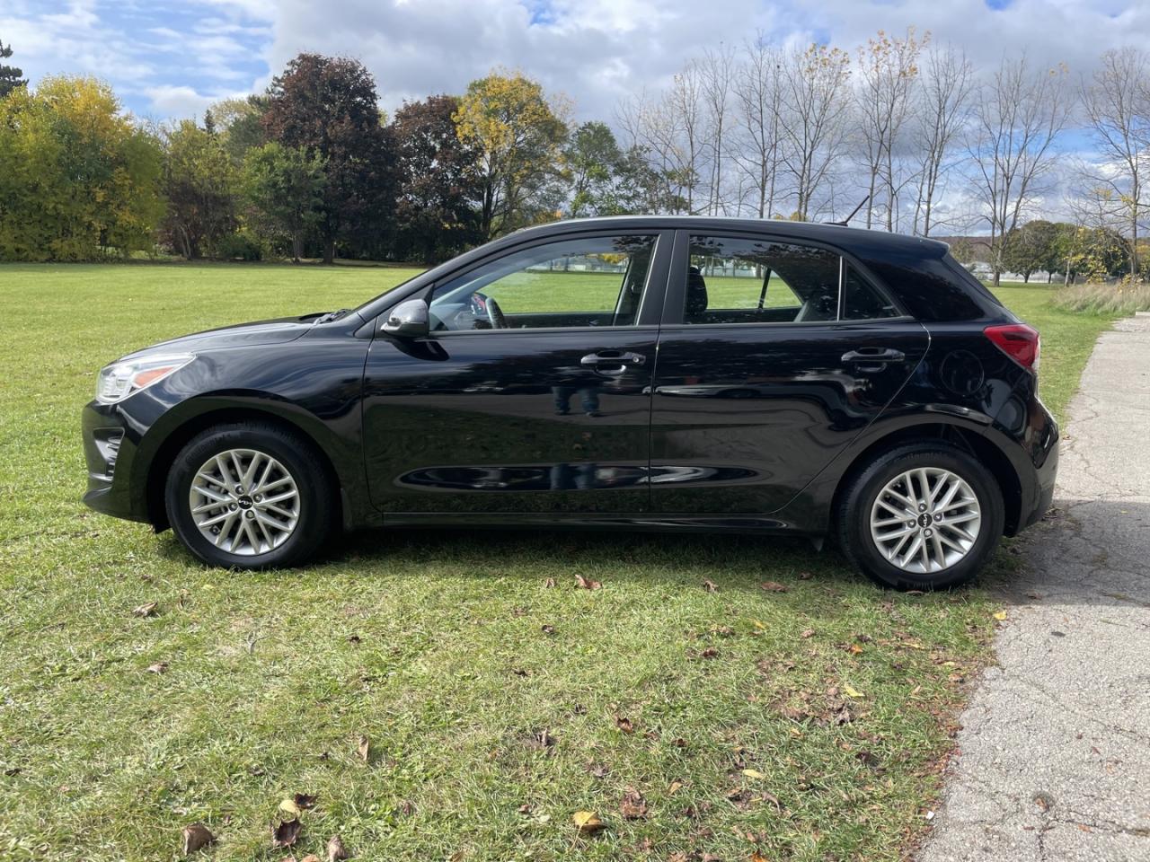 2022 Kia Rio5 LX Premium * ONE Owner / Accident Free - Photo #3