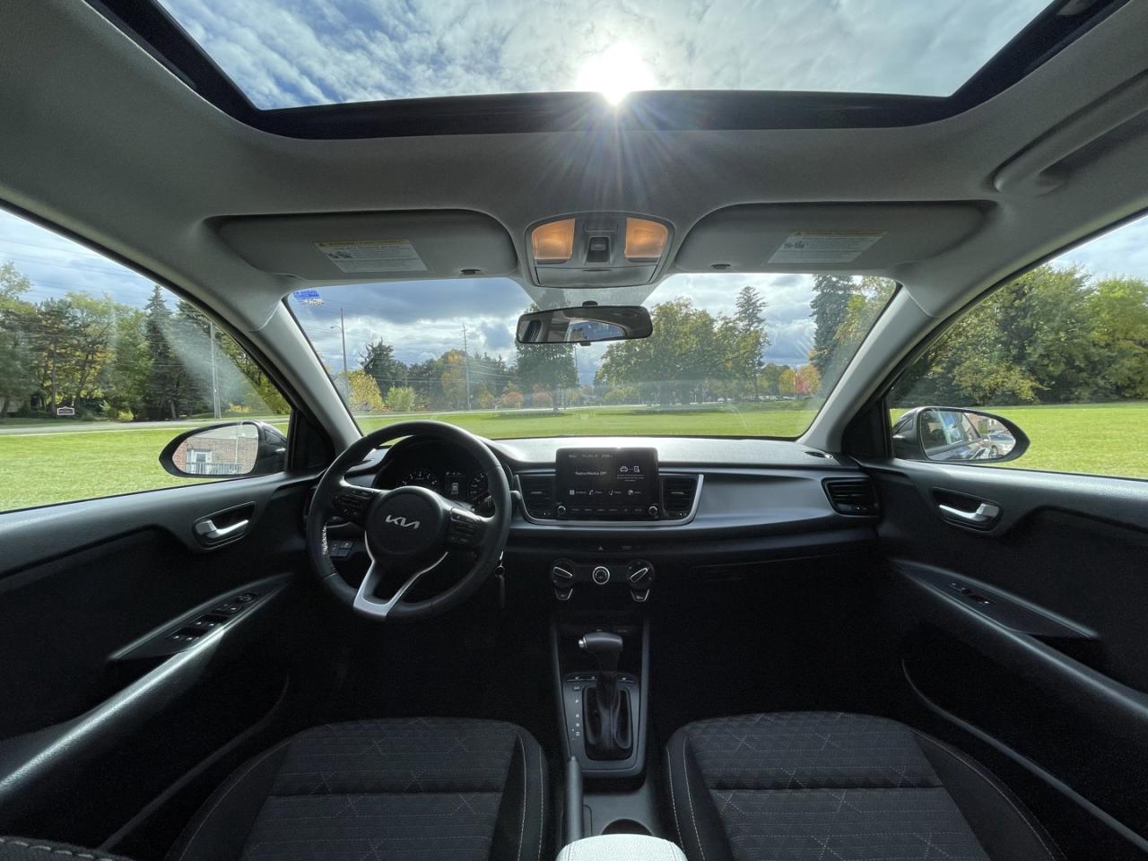 2022 Kia Rio5 LX Premium * ONE Owner / Accident Free - Photo #10