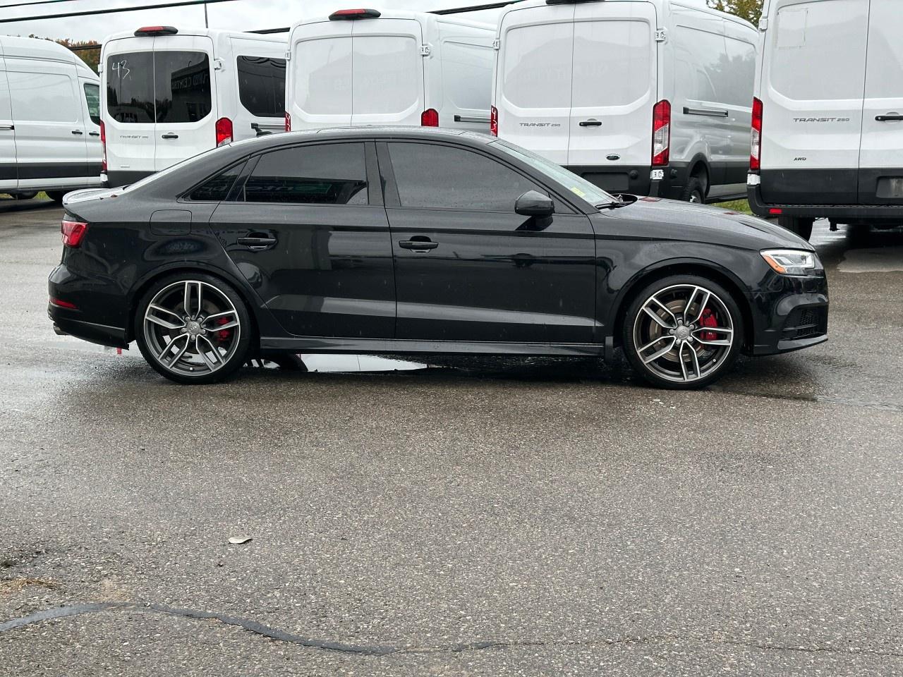 2017 Audi S3 4dr Sdn quattro 2.0T Technik Photo4