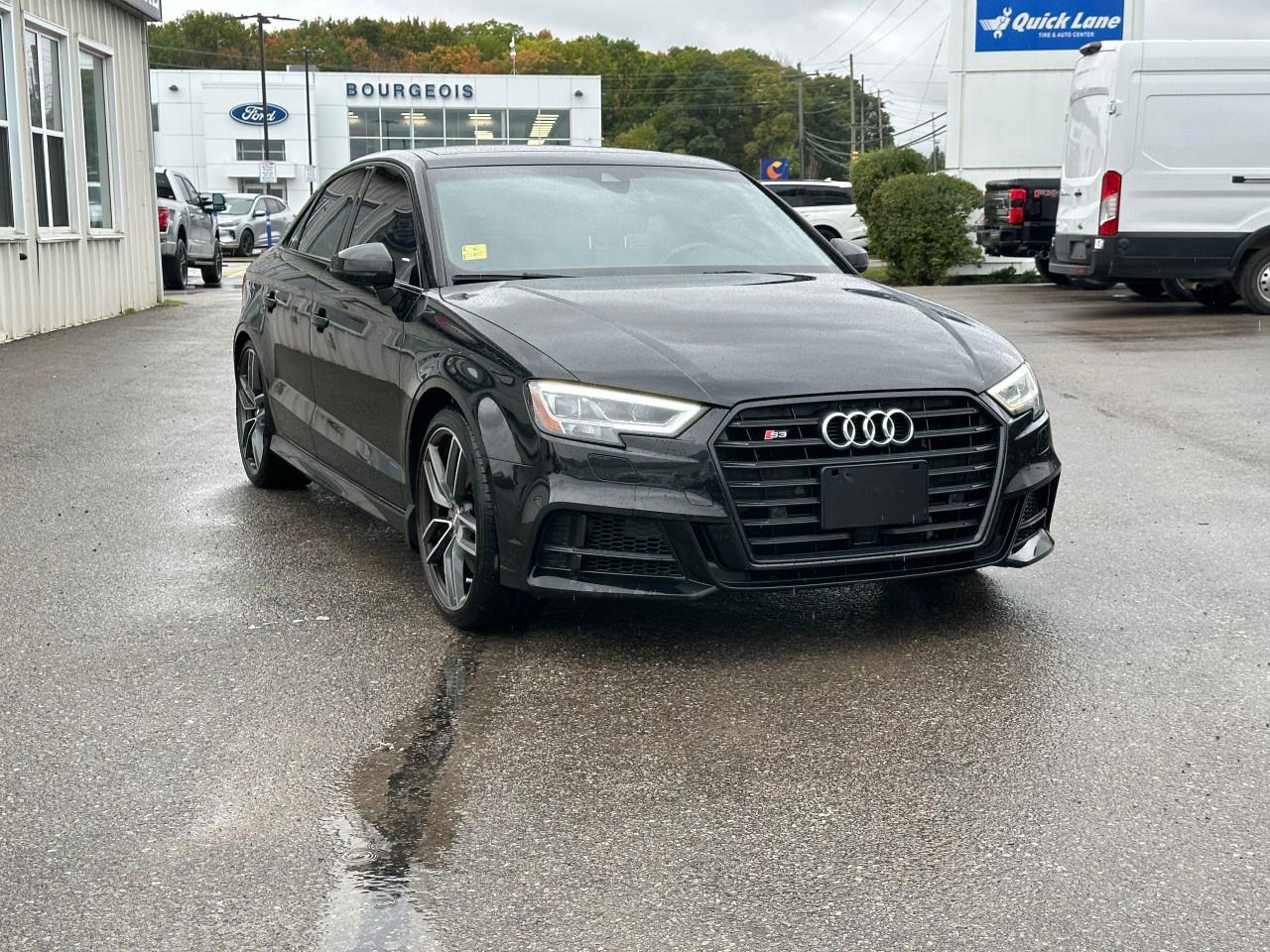 2017 Audi S3 4dr Sdn quattro 2.0T Technik Photo3