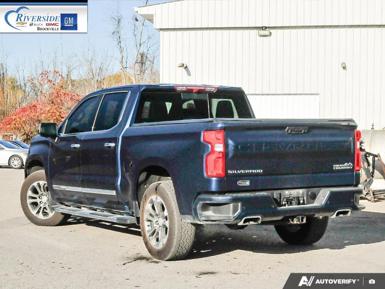2022 Chevrolet Silverado 1500 High Country Photo3