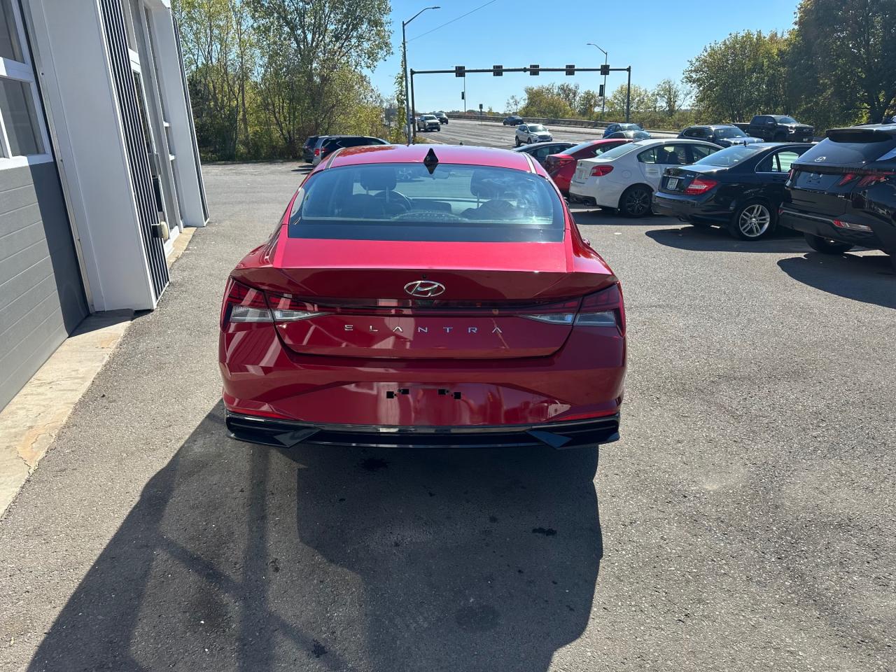 2023 Hyundai Elantra Preferred w/Tech Package Photo4