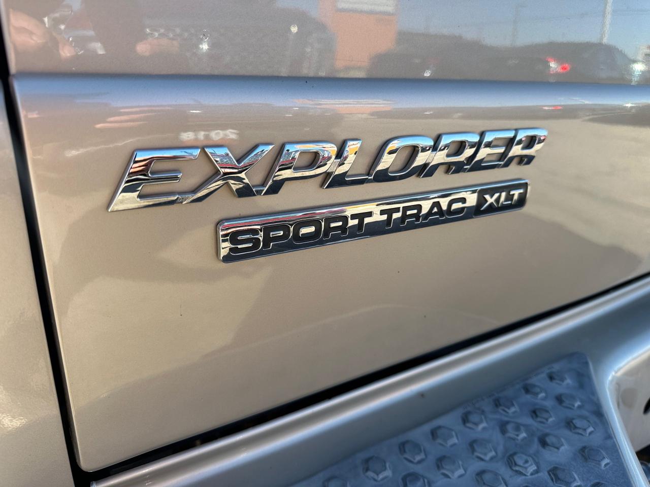 2005 Ford Explorer Sport Trac XLT, LEATHER, SUNROOF, LOW KMS, RUST FREE, MINT - Photo #17