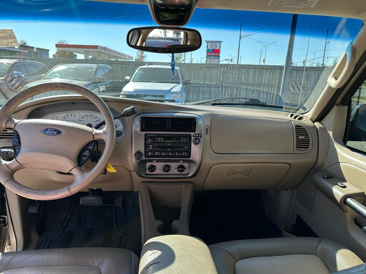 2005 Ford Explorer Sport Trac XLT, LEATHER, SUNROOF, LOW KMS, RUST FREE, MINT - Photo #16