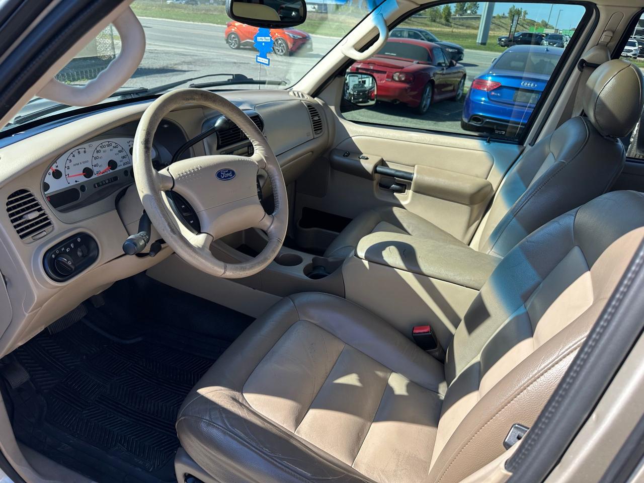 2005 Ford Explorer Sport Trac XLT, LEATHER, SUNROOF, LOW KMS, RUST FREE, MINT - Photo #11