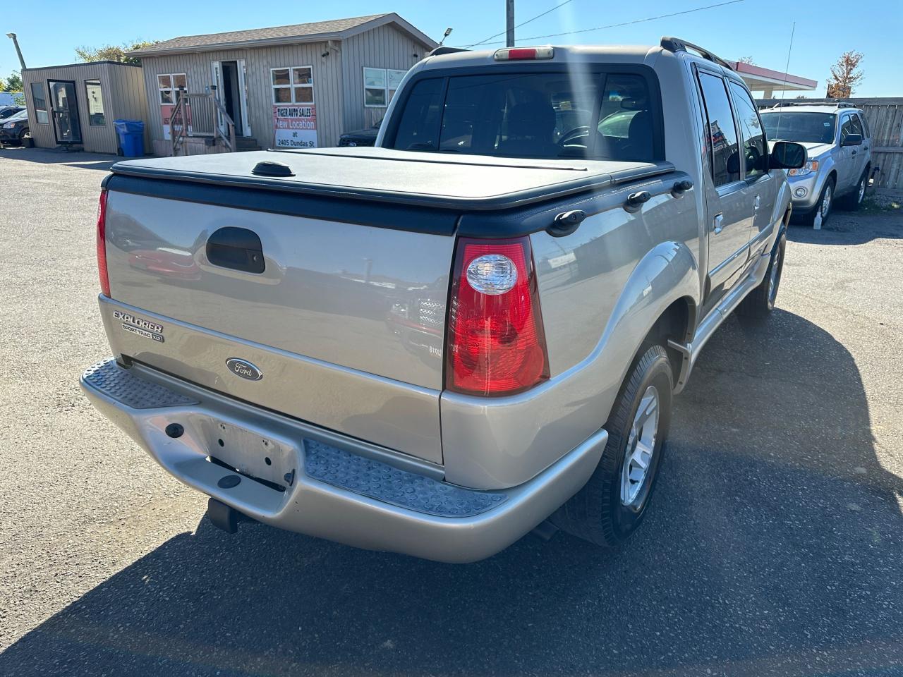 2005 Ford Explorer Sport Trac XLT, LEATHER, SUNROOF, LOW KMS, RUST FREE, MINT Photo4