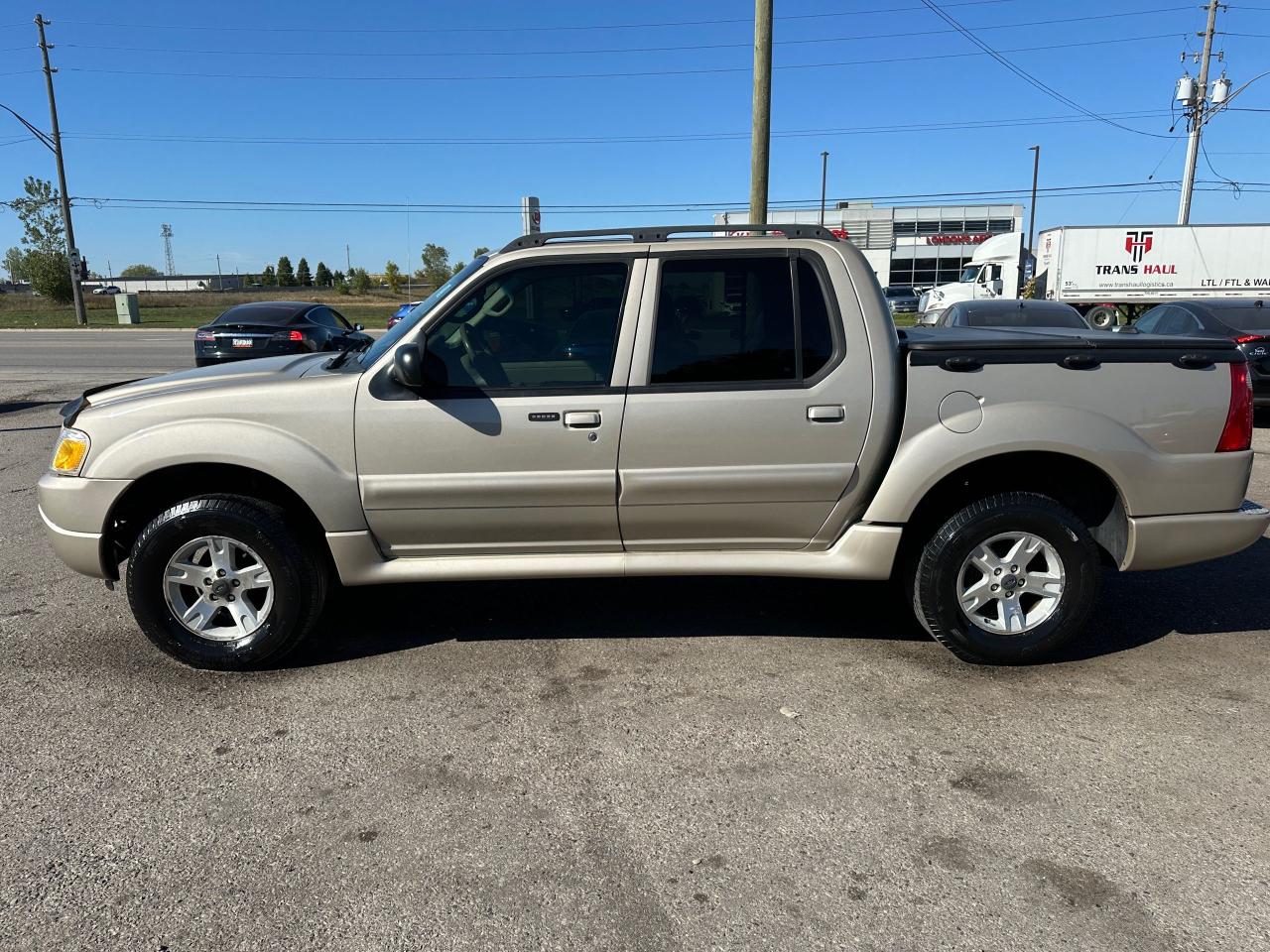 2005 Ford Explorer Sport Trac XLT, LEATHER, SUNROOF, LOW KMS, RUST FREE, MINT - Photo #2