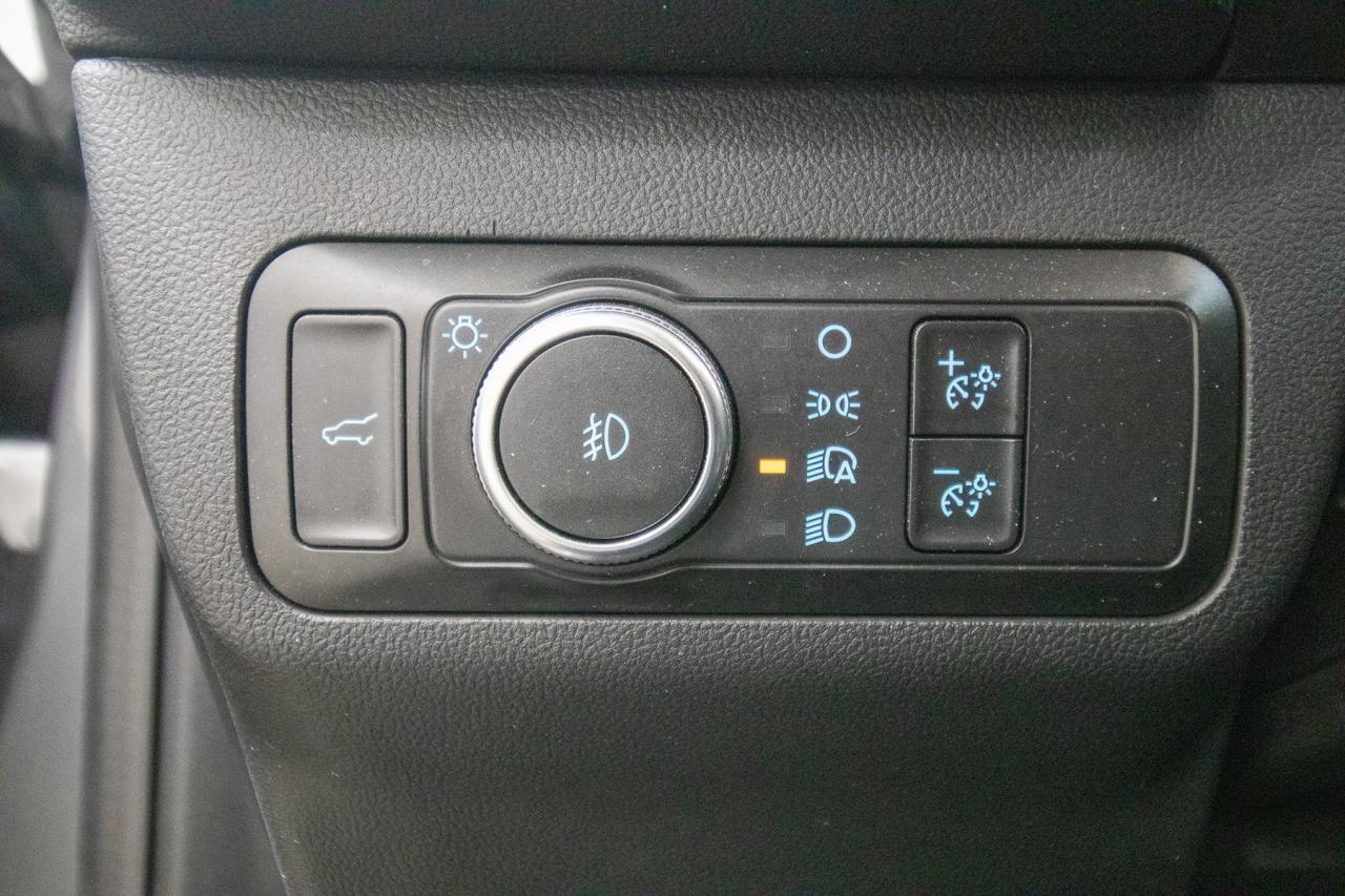 2021 Ford Escape SEL 4WD Photo5