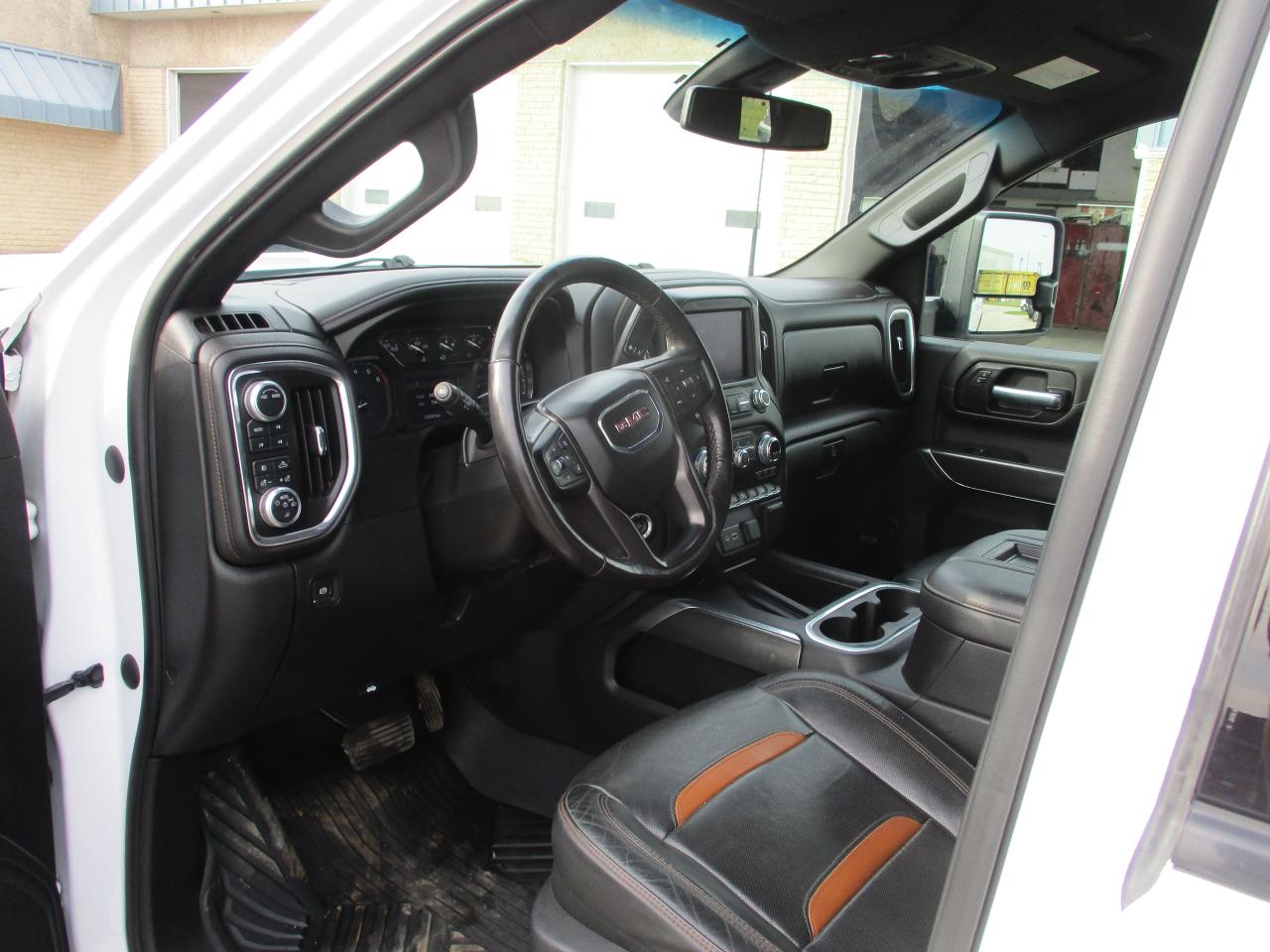 2020 GMC Sierra 2500 AT4 - Photo #7